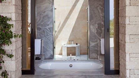 4048_Pavilion bathroom _High Res_7823.jpg
